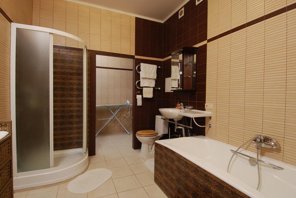Botanic Saksaganskogo Apartment Kiev Ngoại thất bức ảnh